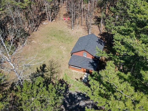 2nd image of 109 Tannenbaum Ln