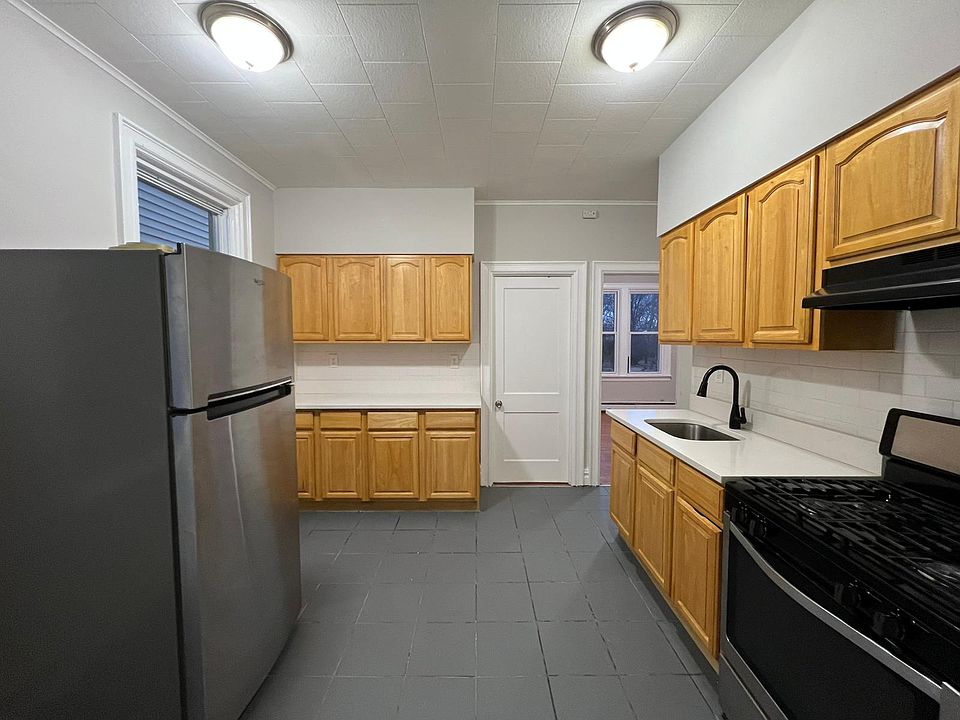 1st image of 27 Eastern Pkwy #4E