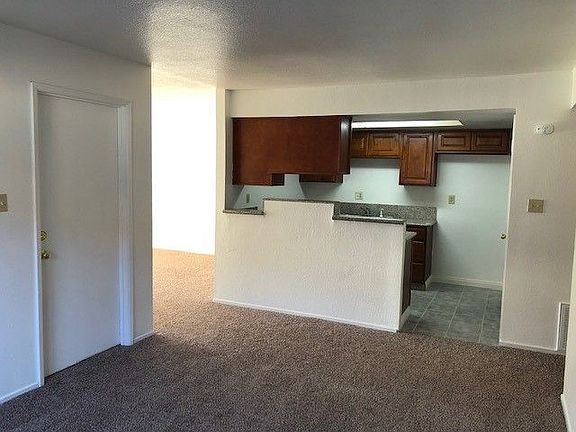 3rd image of 9075 Tuolumne Dr