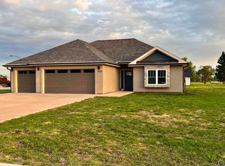 1025 Merrimac St, Burlington, KS 66839