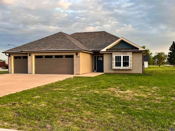1025 Merrimac St, Burlington, KS 66839