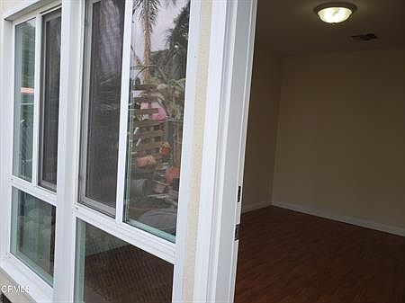 2nd image of 10550 1/4 Victory Blvd