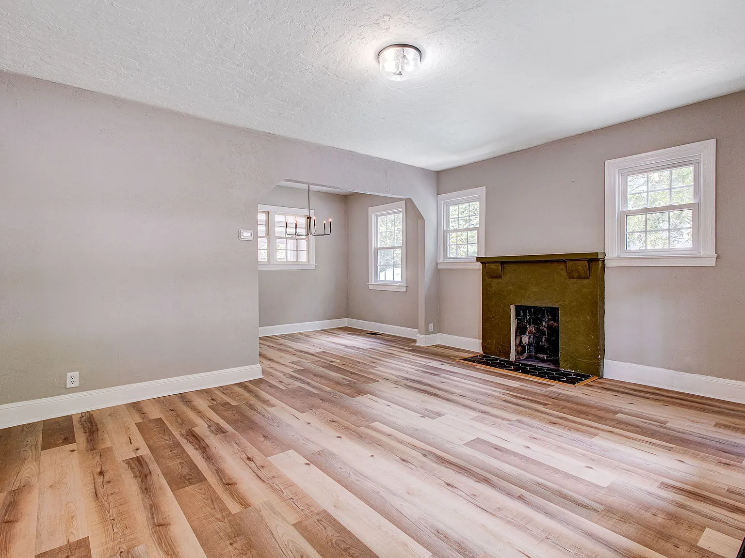 2 bed, 980 sqft, $1,700 — Photo 4