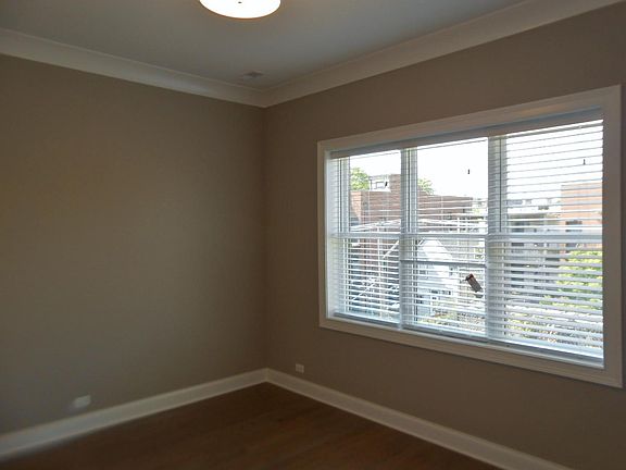 5th image of 878 W Lill Ave APT 3W