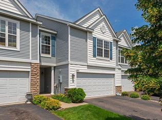 10512 Pond Curv, Woodbury, MN 55129