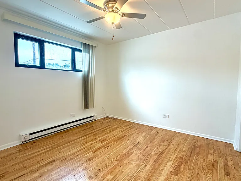 945 Troost Ave #12 — Photo 9