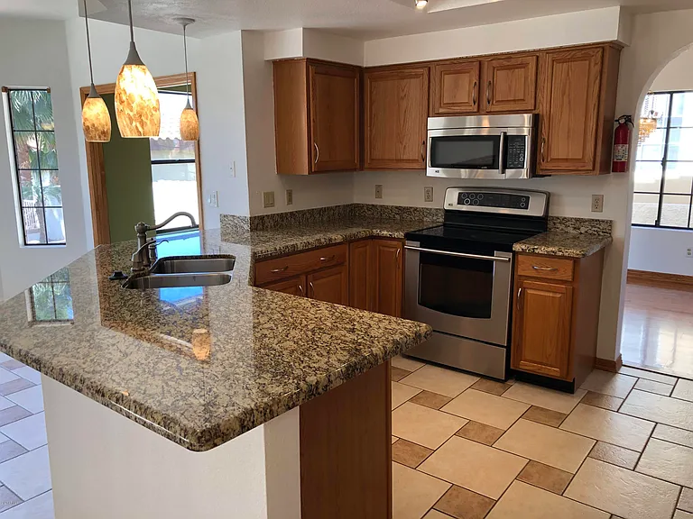 16226 S 37th Way — Photo 9