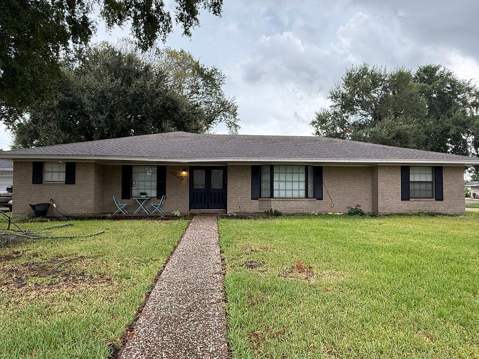 1st image of 4121 Willowoak Dr