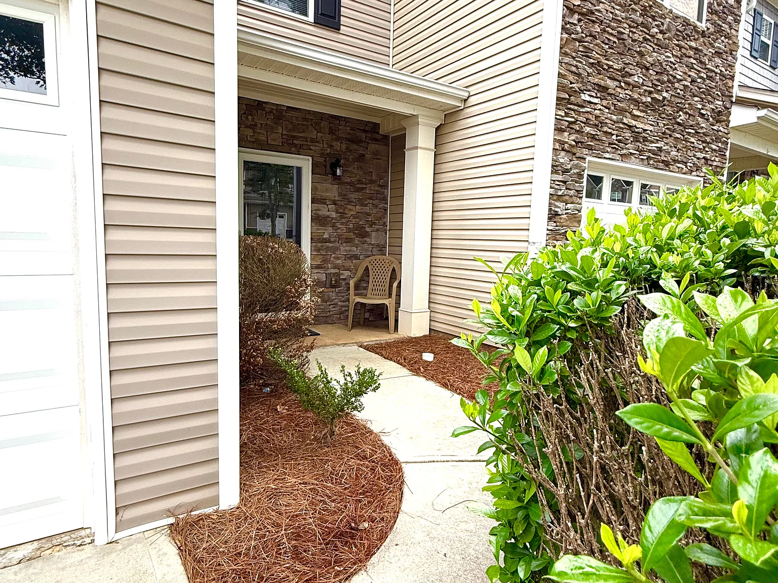 3 bed, 2.5 bath, 1540 sqft, $1,795 — Photo 2