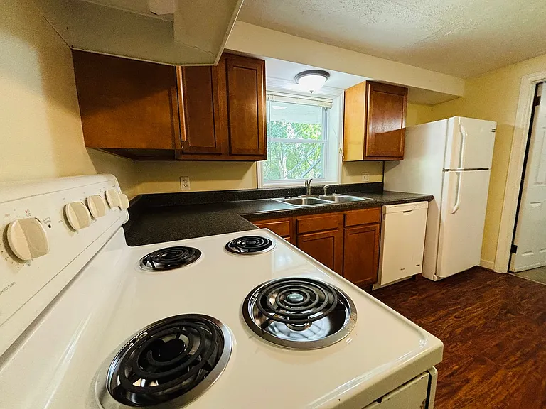 872AB - 613 Dehart St. M — Photo 4