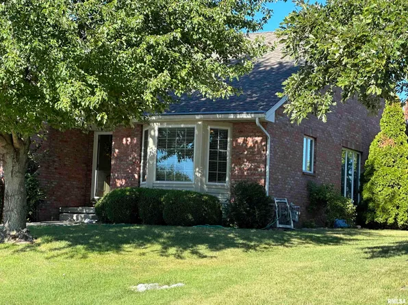 5214 N Stenning Dr, Peoria, IL 61615