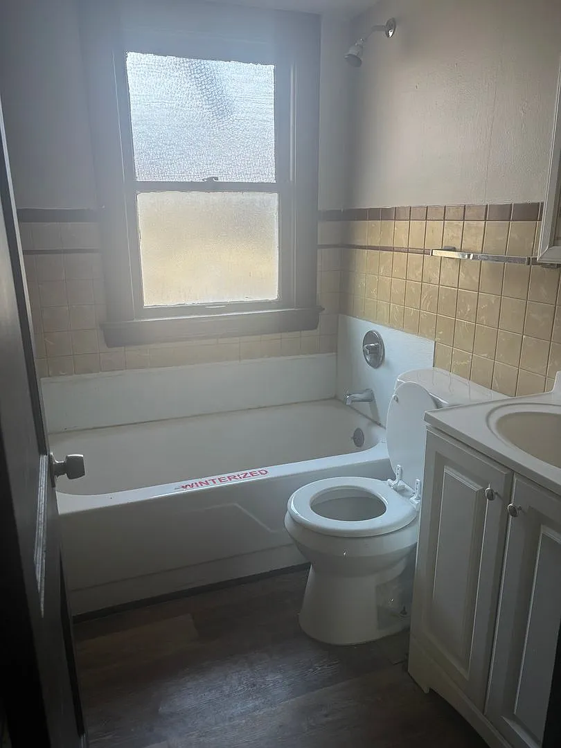 2bd Upstairs Duplex Section 8 — Photo 4