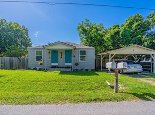 414 Jackson Ave, Bacliff, TX 77518
