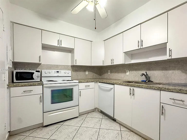 9225 Collins Ave #609 — Photo 10