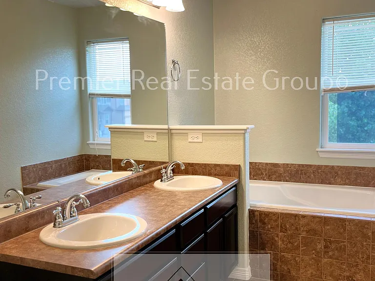 6118 Journey Dr — Photo 12