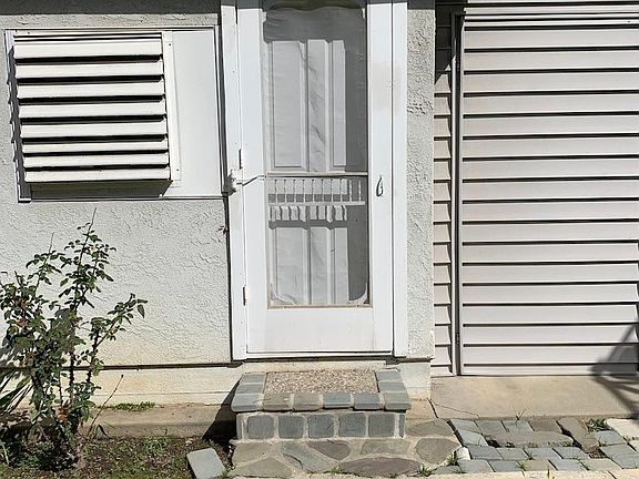 3rd image of 9546 Olive St