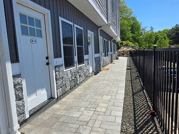 2nd image of 243 Echo Lake Rd