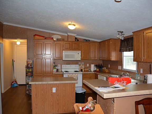 4th image of 8693 Pinehaven Dr