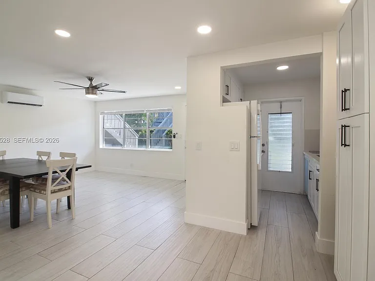 1440 SE 15th St #2 — Photo 4