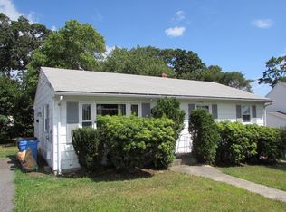 33 Old Willis Rd, Cumberland, RI 02864