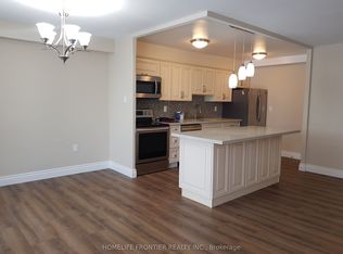 177 Linus Rd #914, Toronto, ON M2J4S5