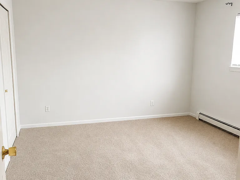 Sterling Hill Apartments — Photo 4