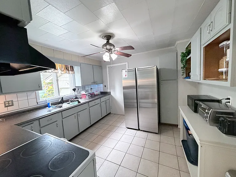 1202 Churchill Ave — Photo 4