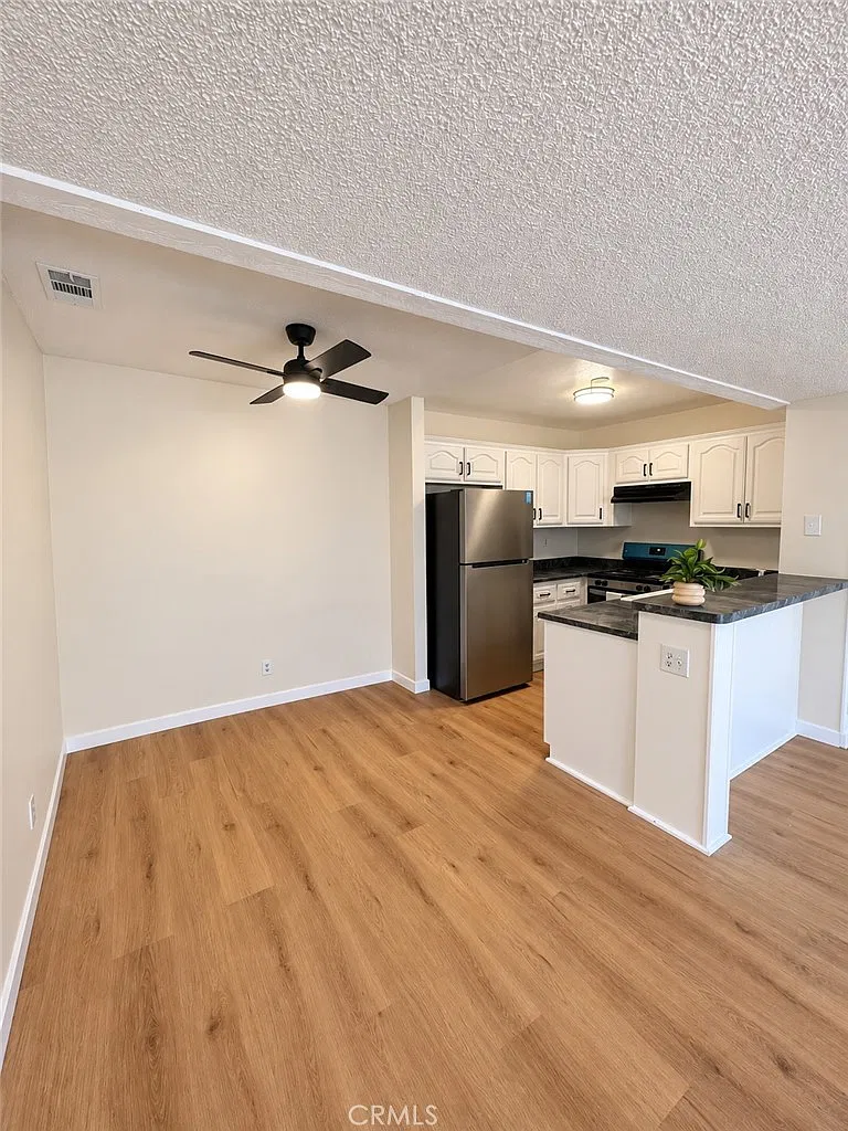 1 bed, 904 sqft, $1,750 — Photo 4