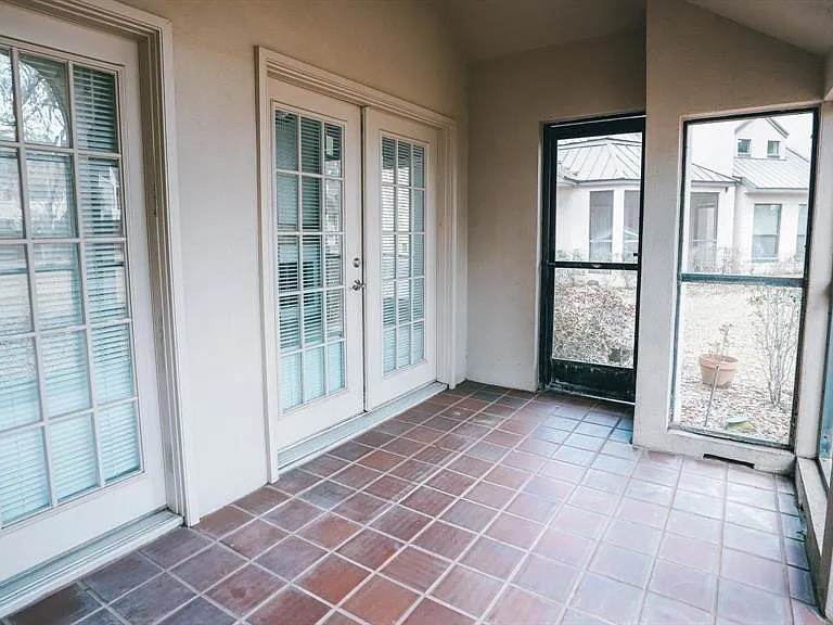 4144 Greystone Way #104 — Photo 20
