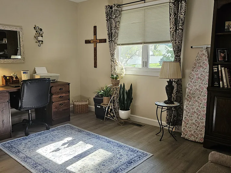 2nd Bedroom w/Furniture (Furniture not included)