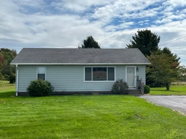 625/647 Zwilling Rd W, Erie, PA 16509