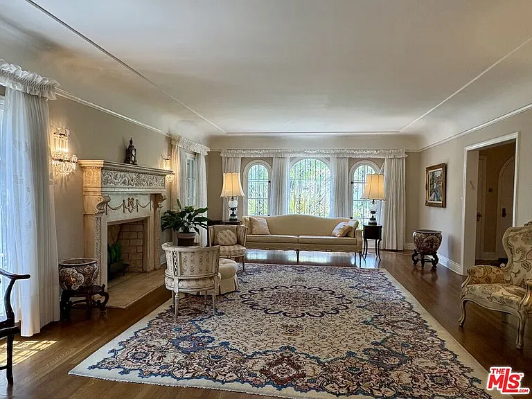 414 N Las Palmas Ave — Photo 5