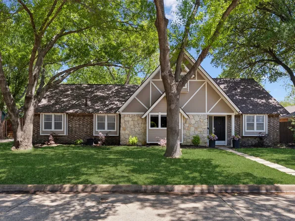 2222 Ravenwood Dr, Grand Prairie, TX 75050