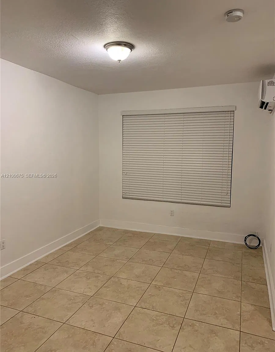 Tamiami Highlands — Photo 2