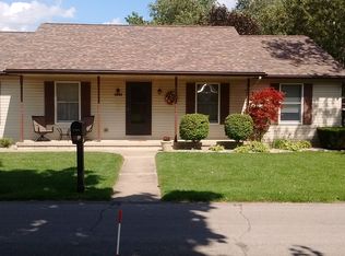 3225 Meadowcrest St, Monroe, MI 48162