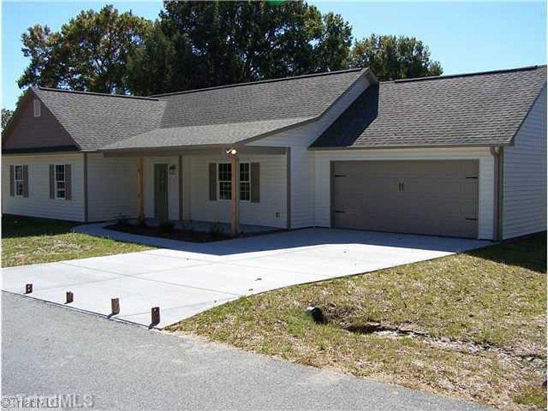 2nd image of 230 Orchard Park Ln