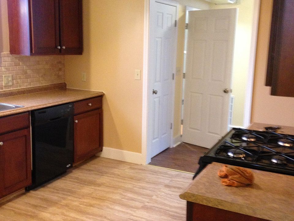 1st image of 145 Potomac Ave #3