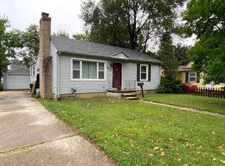 907 Alden Dr, Lansing, MI 48910