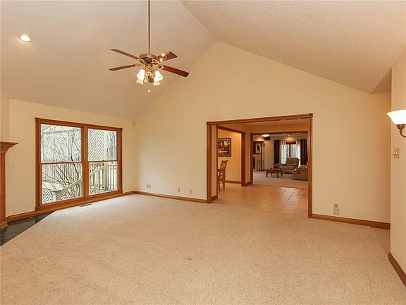 4th image of 541 Sante Fe Cir