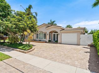 2330 NE 47th St, Lighthouse Pt, FL 33064