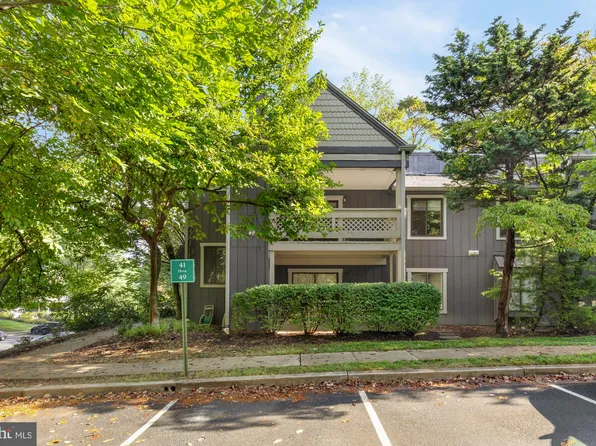 45 Windbrooke Cir #45, Gaithersburg, MD 20879