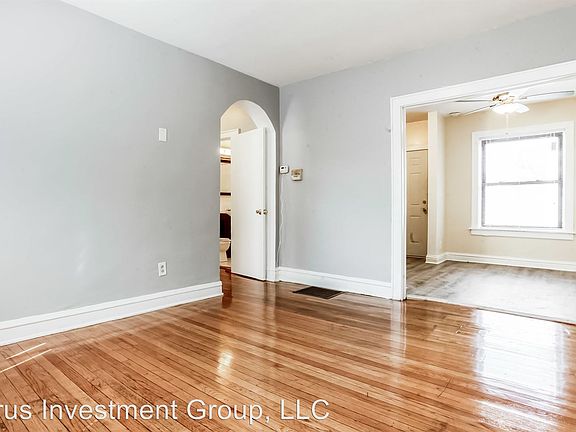 3rd image of 6915 S Dante Ave #1
