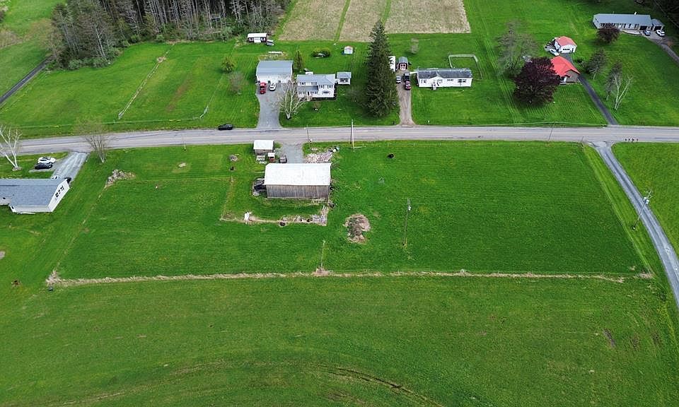 1st image of 521 Pickle Hill Rd