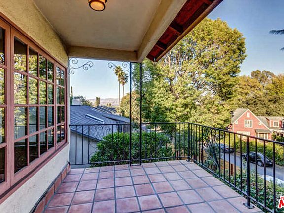 2nd image of 3609 Lankershim Blvd