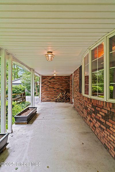 4th image of 654 Birchwood Drive