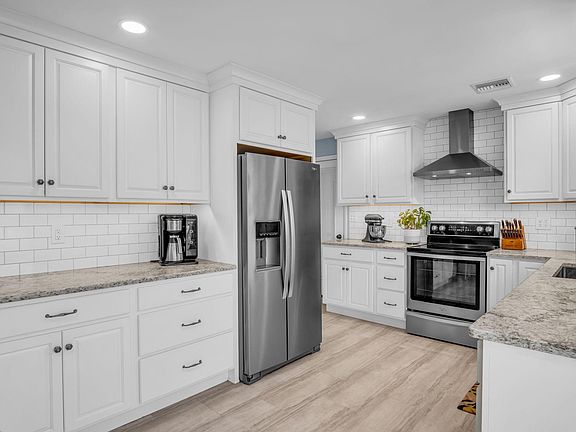 2nd image of 81 Peach Ave