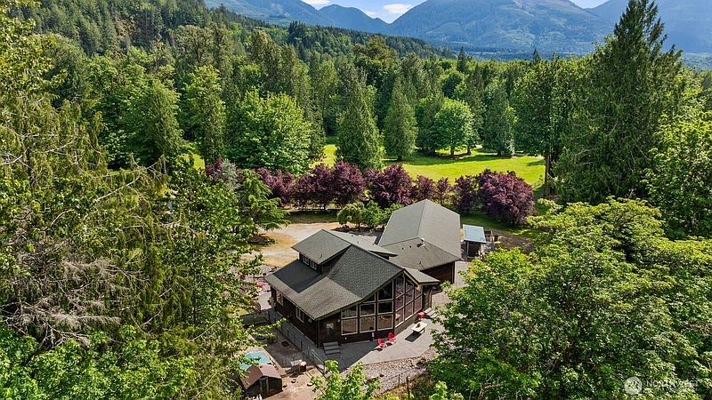 4th image of 42813 Rivers Edge Court