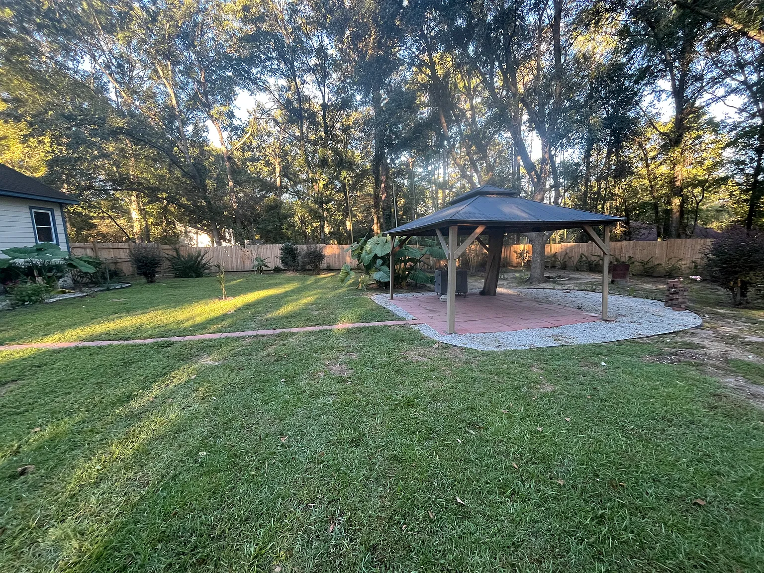 3 bed, 1406 sqft, $2,000 — Photo 4