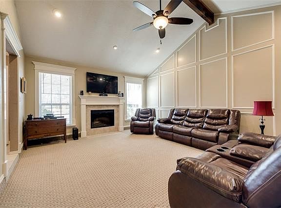 4th image of 1401 Circle Ln