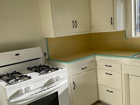 4th image of 1037 S Bedford St APT 6